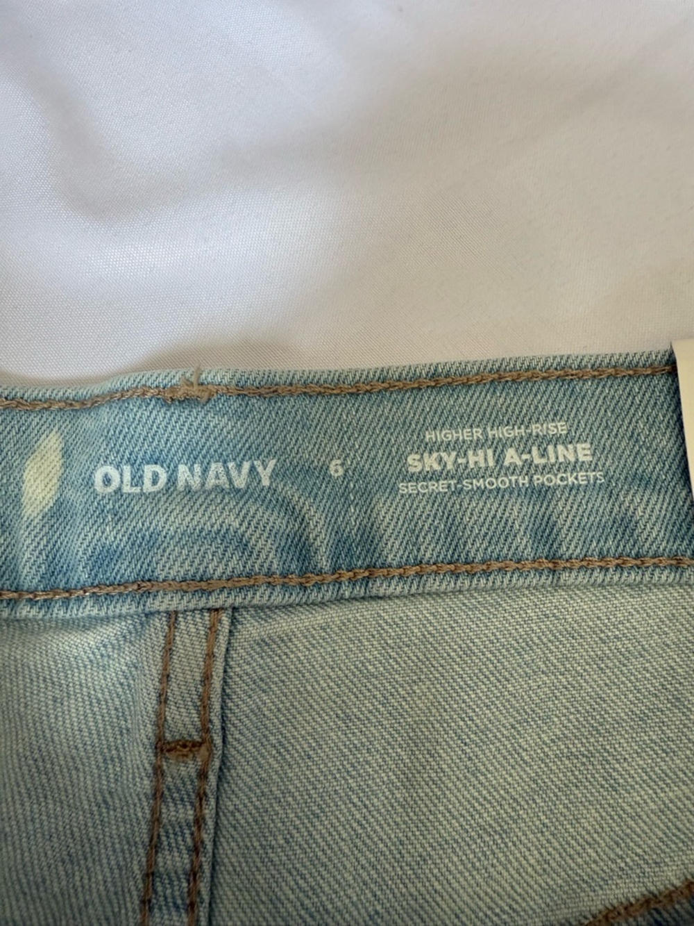 Old Navy Sky-Hi A-Line High Rise Button Fly Light Wash Denim Shorts Size 6 - Picture 4 of 11